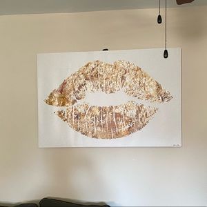 Gold Lips Canvas 30x45